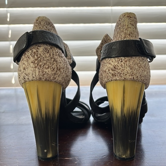 L.A.M.B. Gwen Stefani Korry Black Leather Brown Calf Hair Strappy Heels Size 6.5 - Picture 8 of 11